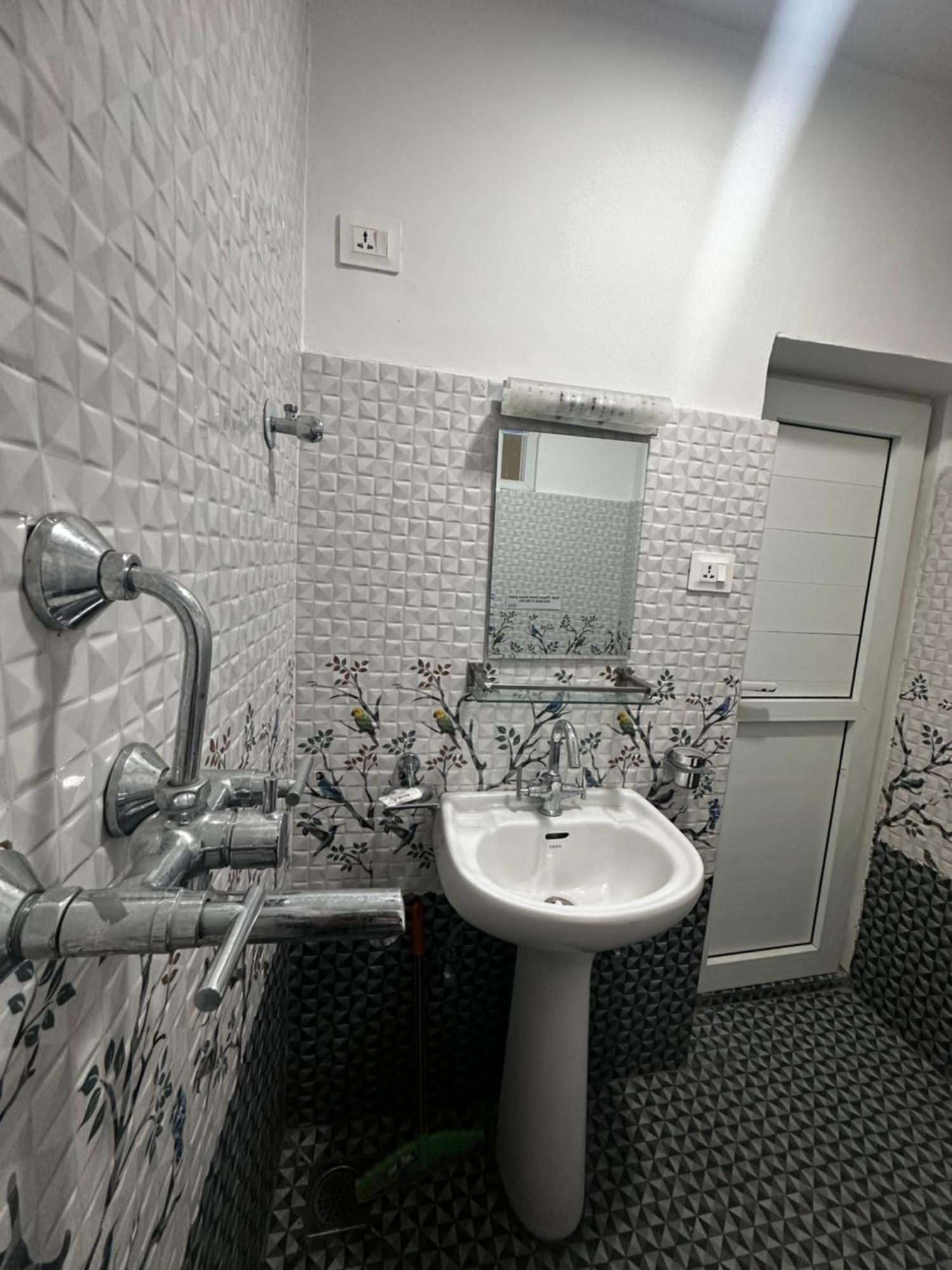 Norbu Hotel Kathmandu Bagian luar foto